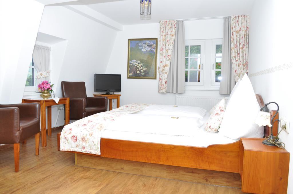 바일슈타인 Altes Zollhaus B&B 외부 사진